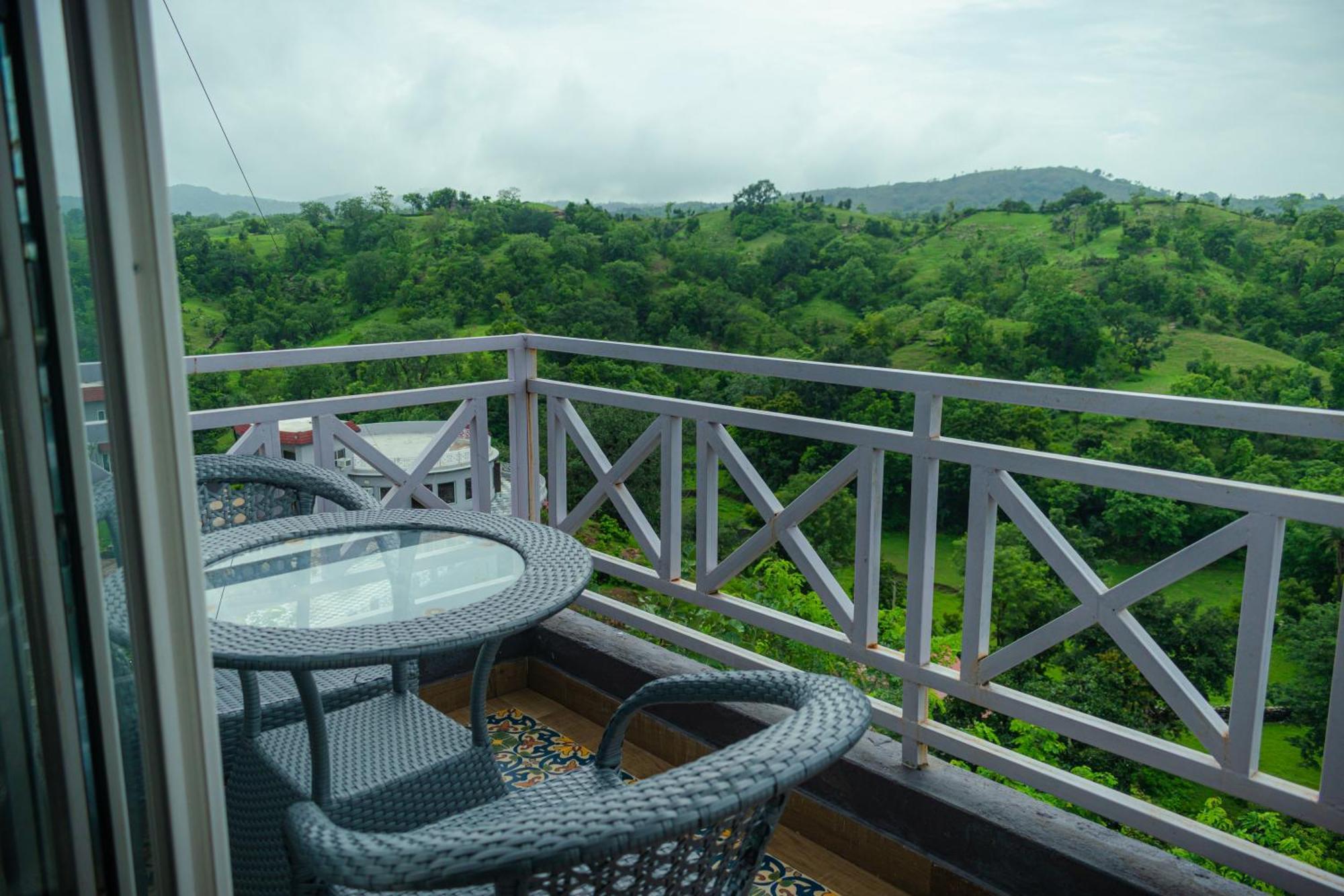 The Sky Imperial Pavoreal Jungle Resort Kumbhalgarh Dış mekan fotoğraf